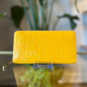 LOUIS VUITTON Zippy Monogram Vernis Leather Wallet
